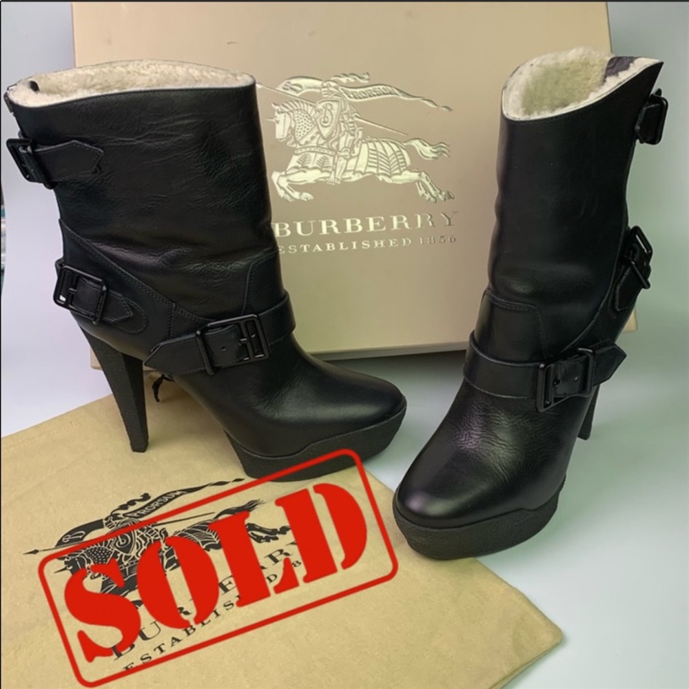⭕️SOLD⭕️ BURBERRY Aviator Shearling Wedge Boots - Picture 1 of 8